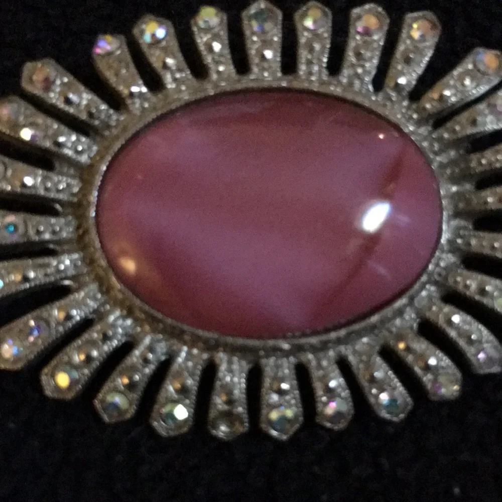 Vintage pink brooch with rhinestones - Picture 2 of 6
